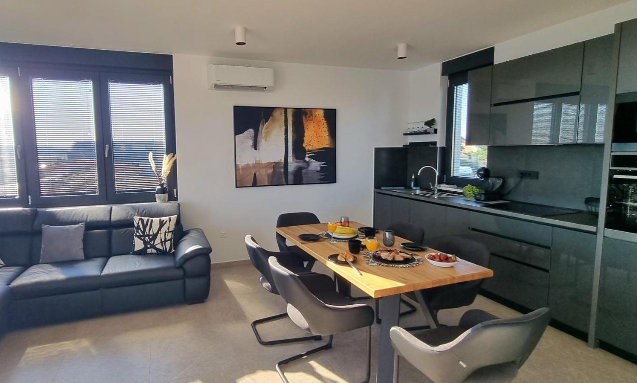 Dinary Penthouse Apartment Vir Exterior photo